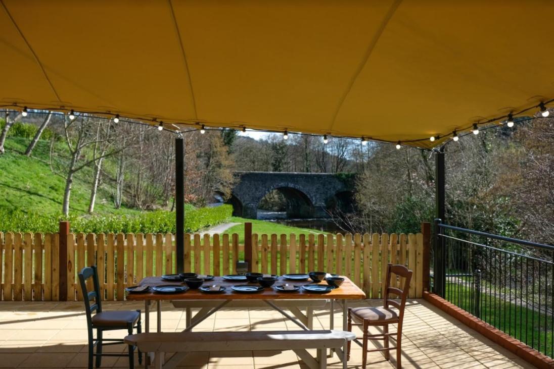 Woodenbridge Hotel Esterno foto