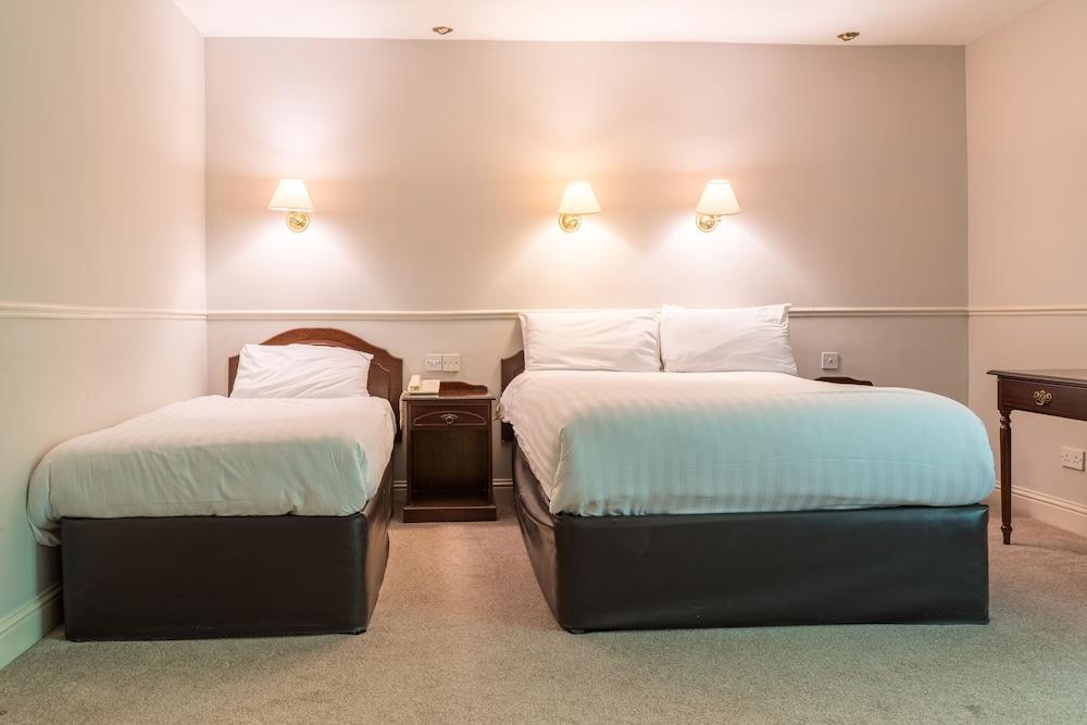 Woodenbridge Hotel Esterno foto
