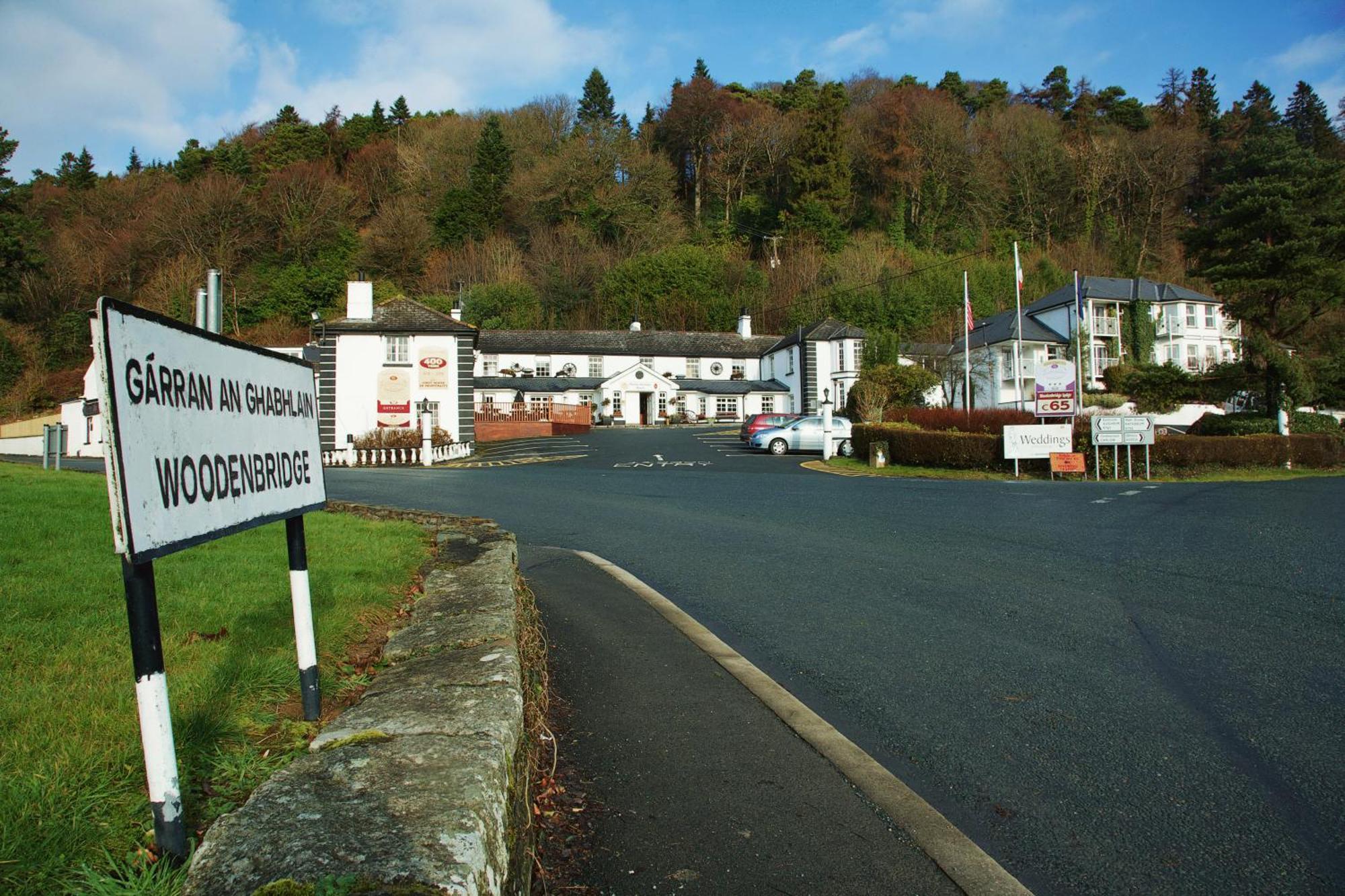 Woodenbridge Hotel Esterno foto